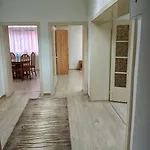 Gh With Private Parking 아파트