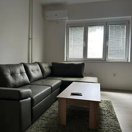 Gh With Private Parking