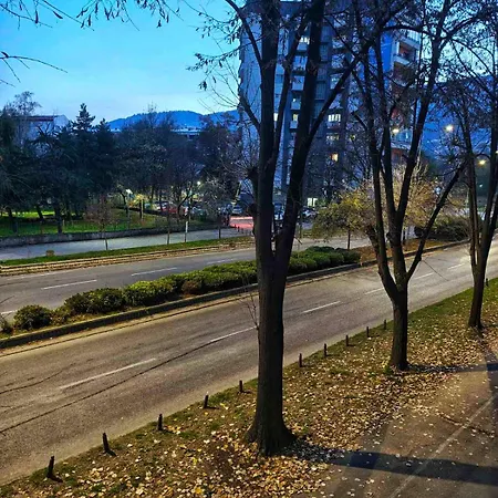 Gh With Private Parking Apartament Skopje